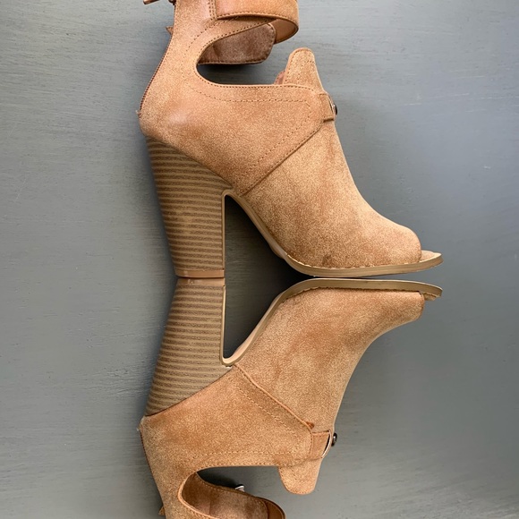 G by Guess Gisteria Tan Peep Toe Ankle Booties - Picture 4 of 8